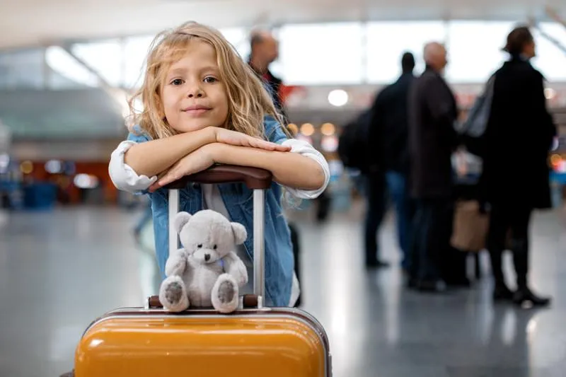 Kiedy dziecko może samodzielnie wyjechać za granicę bez rodziców?