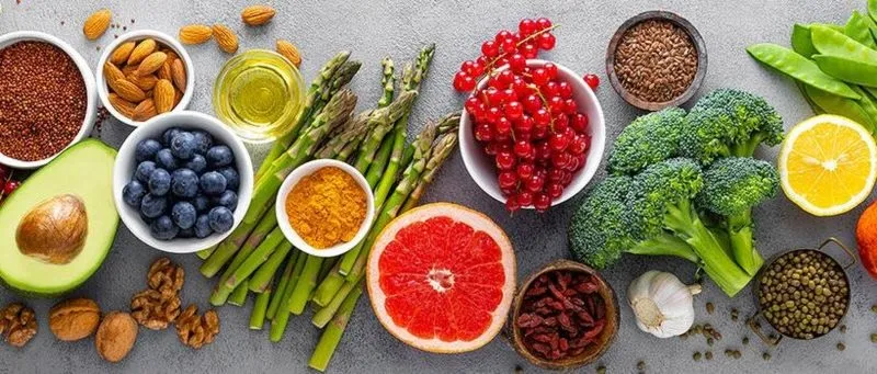 Sposoby na to, jak nauczyć dziecko jeść warzywa z uśmiechem