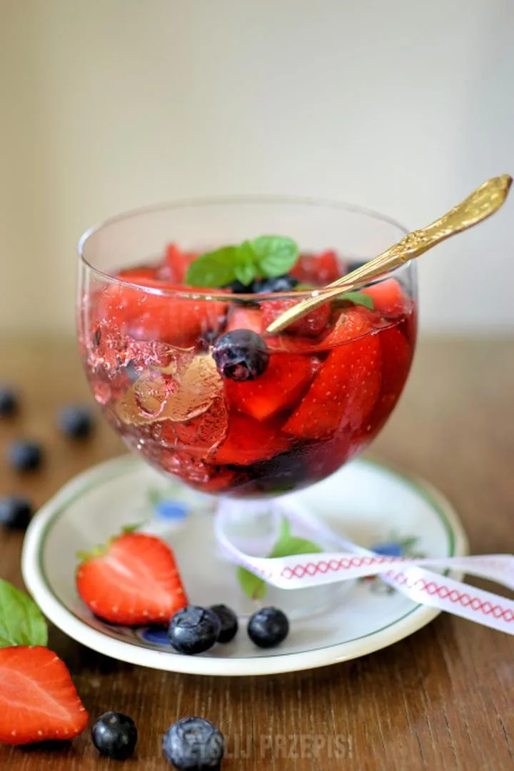 Galaretka owocowa a karmienie piersią