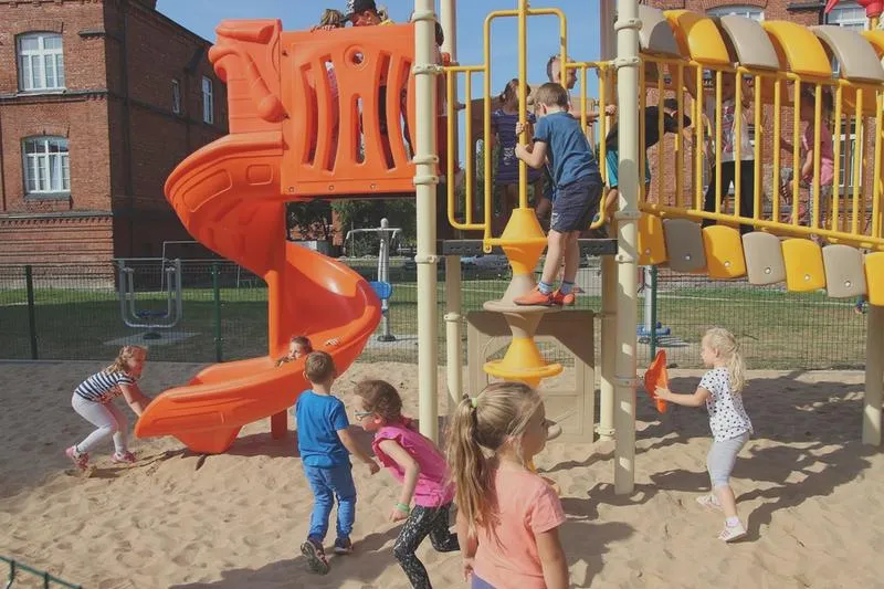 Materiały do placu zabaw