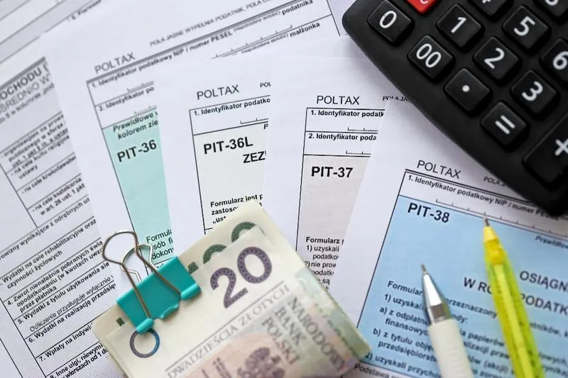 Wypełnianie formularzy podatkowych PIT